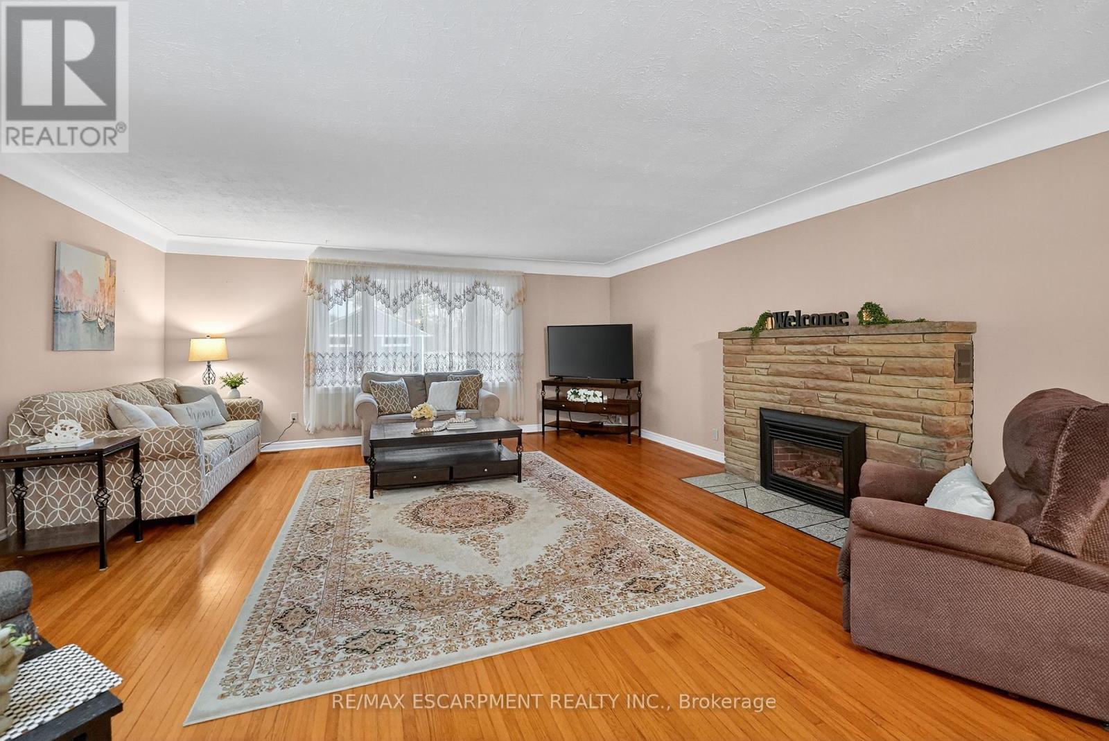 517 Stanley Street, Port Colborne, Ontario  L3K 3A9 - Photo 4 - X12522316