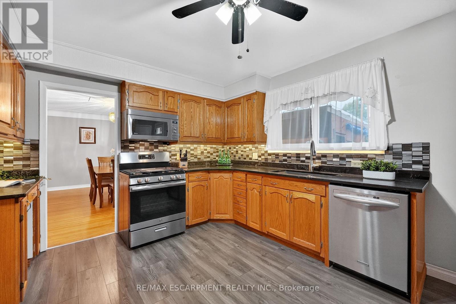 517 Stanley Street, Port Colborne, Ontario  L3K 3A9 - Photo 7 - X12522316