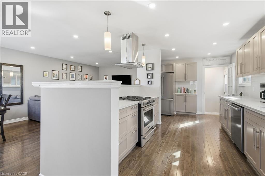 146 Lavina Crescent, Hamilton, Ontario L9C 6R8 - Photo 3 - 40785403