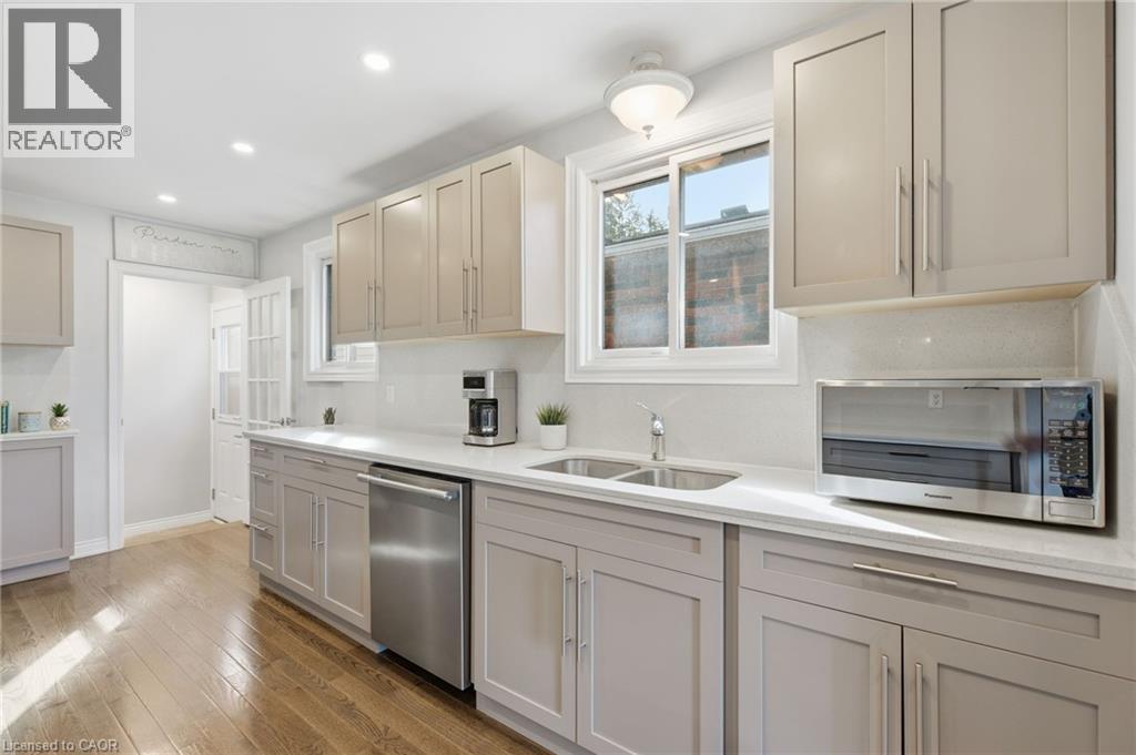 146 Lavina Crescent, Hamilton, Ontario L9C 6R8 - Photo 4 - 40785403