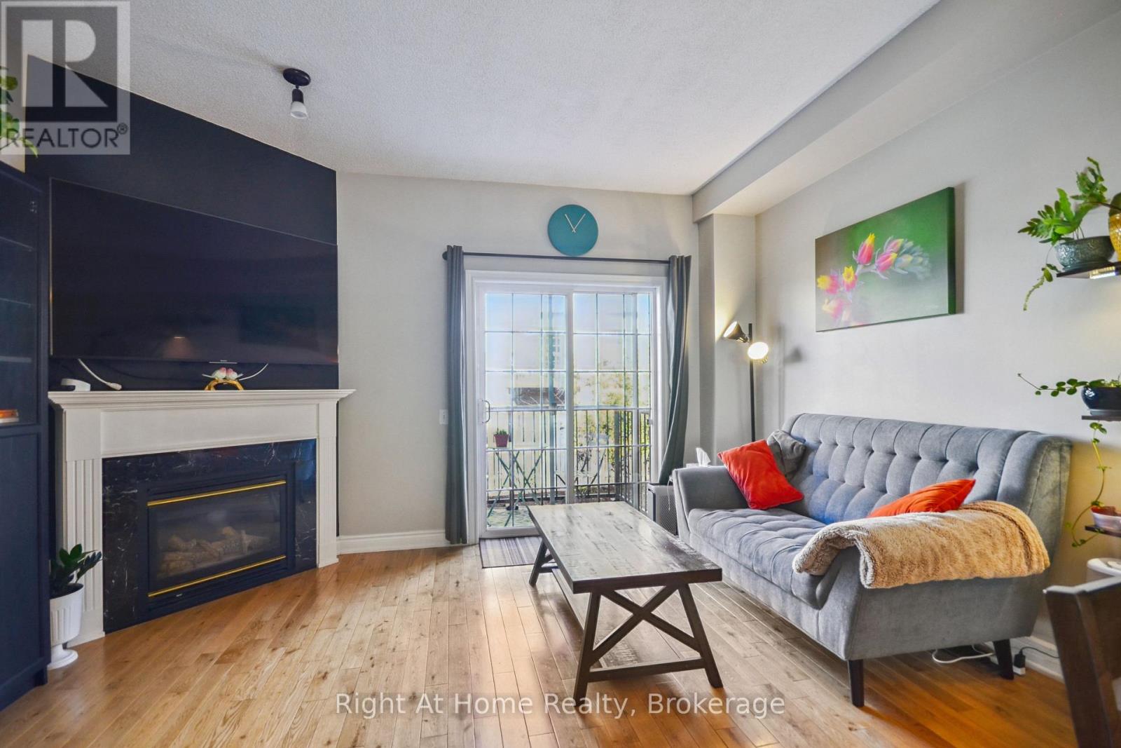 34 - 5080 Fairview Street, Burlington, Ontario L7L 7E9 - Photo 5 - W12468523