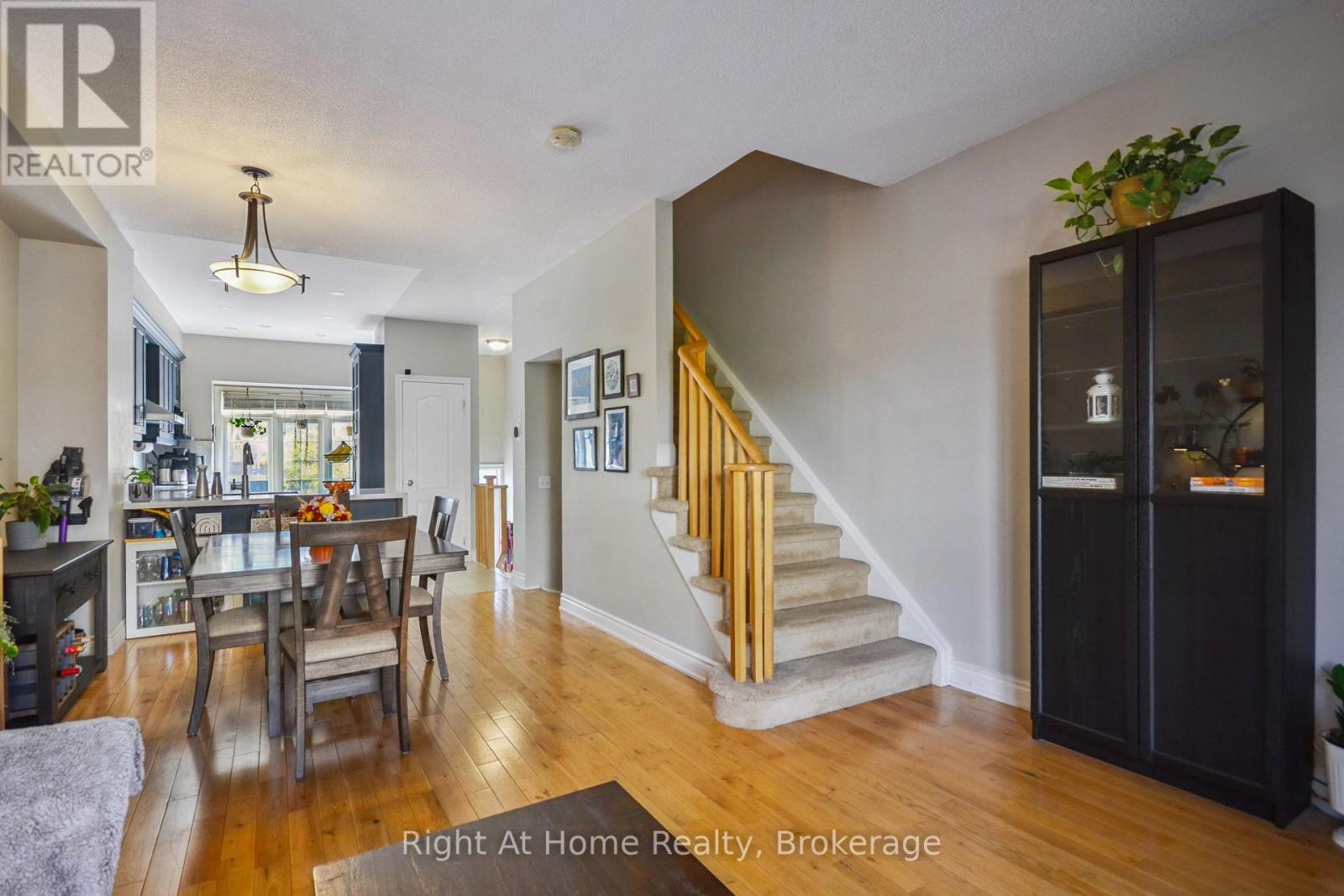 34 - 5080 Fairview Street, Burlington, Ontario L7L 7E9 - Photo 6 - W12468523