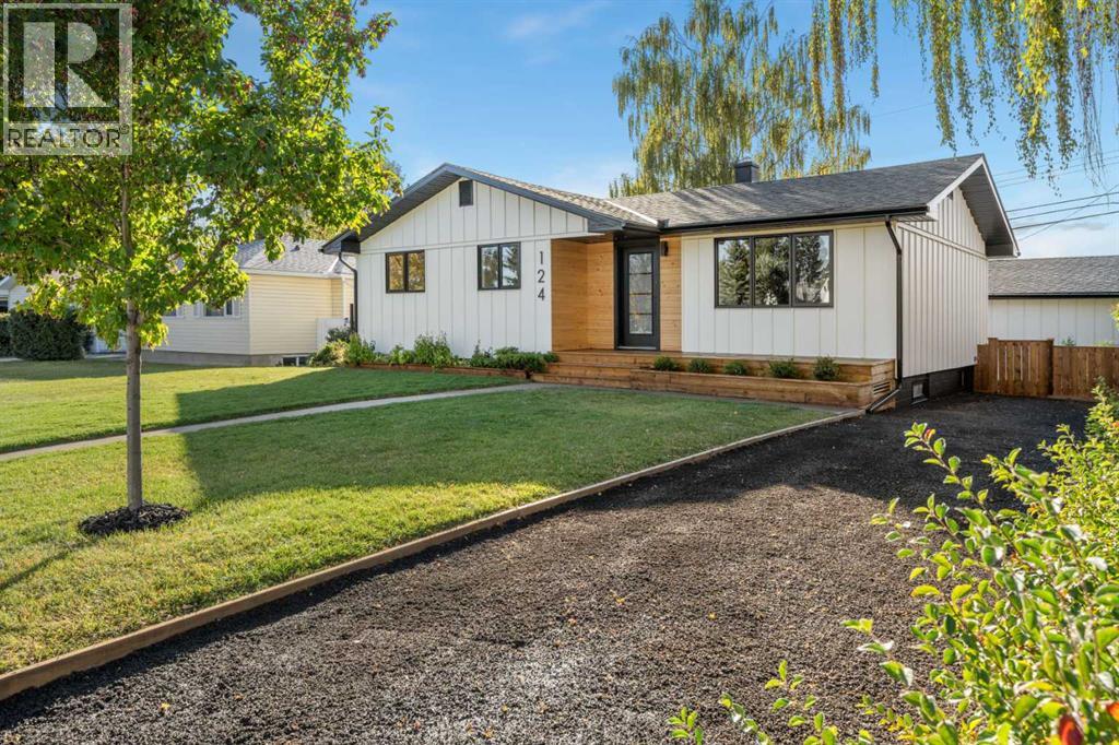 Property at 124 Gainsborough Drive SW image 3