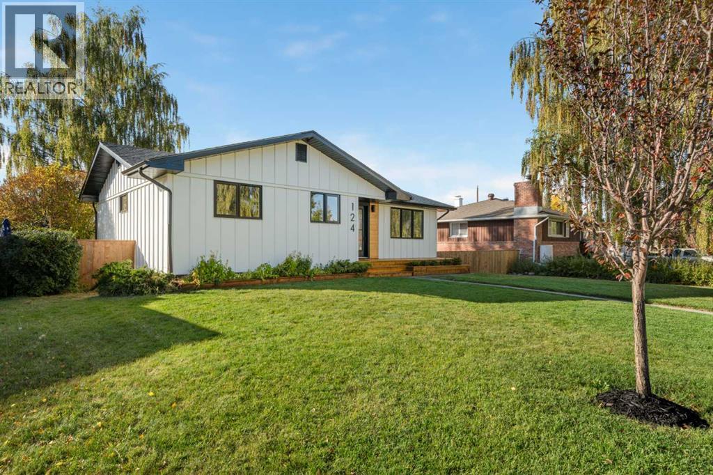 Property at 124 Gainsborough Drive SW image 2