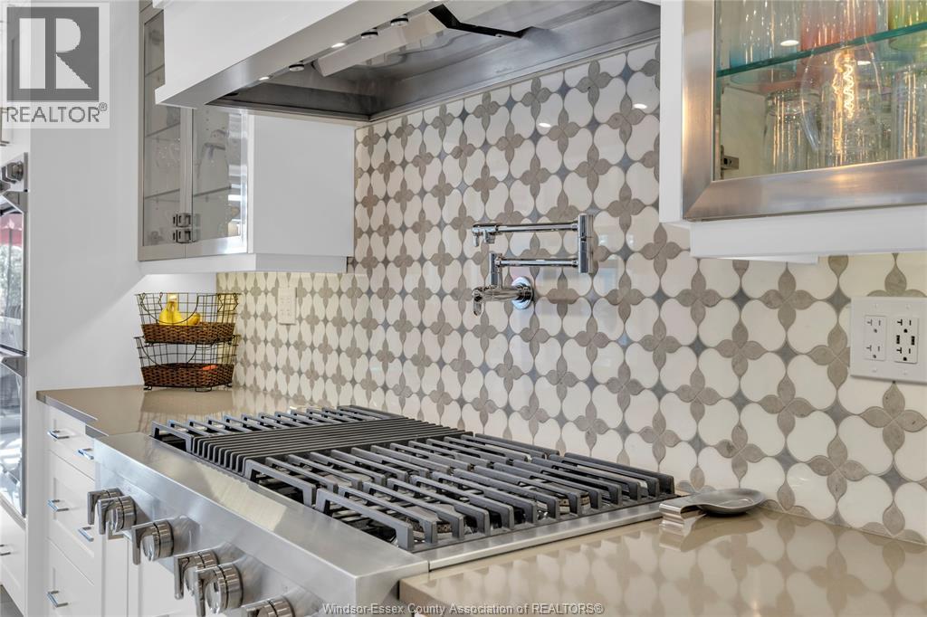 11245 Riverside Drive, Windsor, Ontario  N8P 1A5 - Photo 4 - 25028352