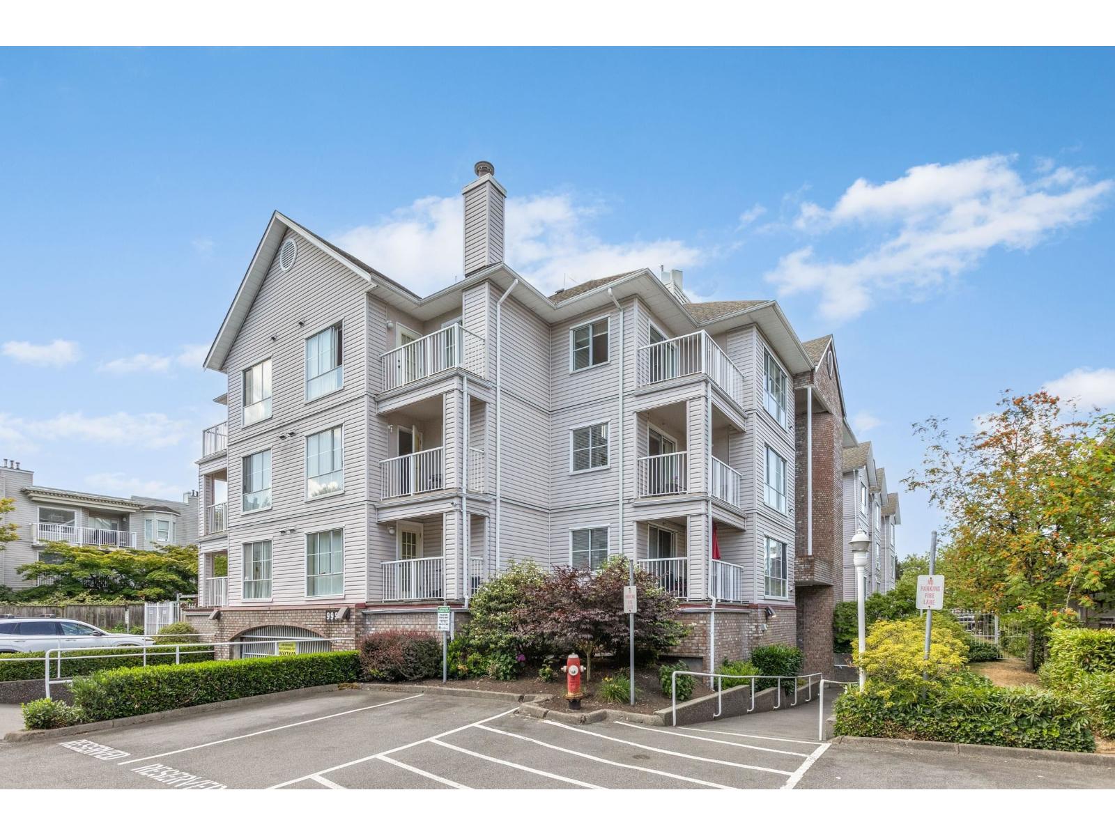 202 9951 152 STREET, Surrey, British Columbia