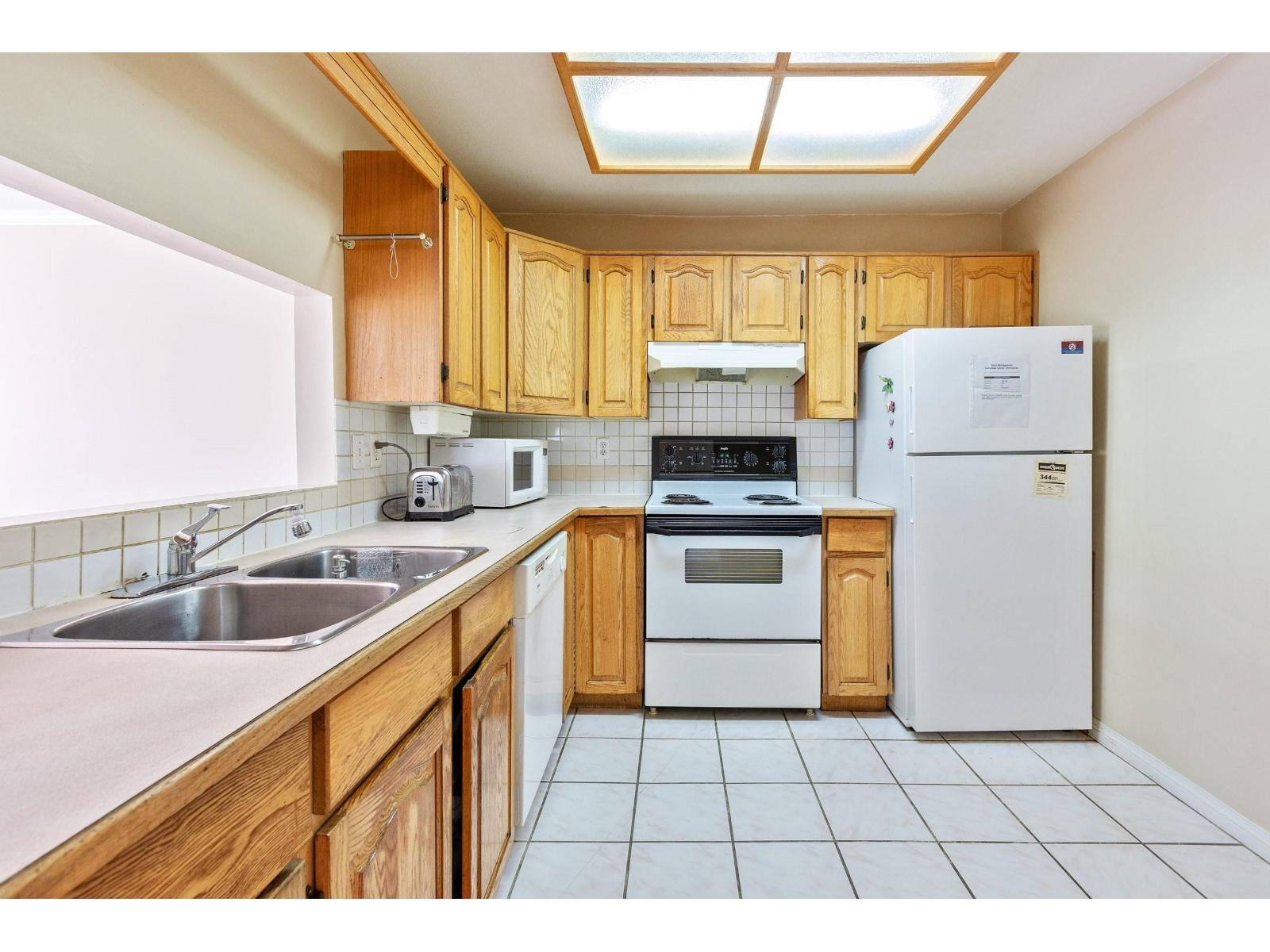 202 9951 152 Street, Surrey, British Columbia V3R 4G5 - Photo 14 - R3065728