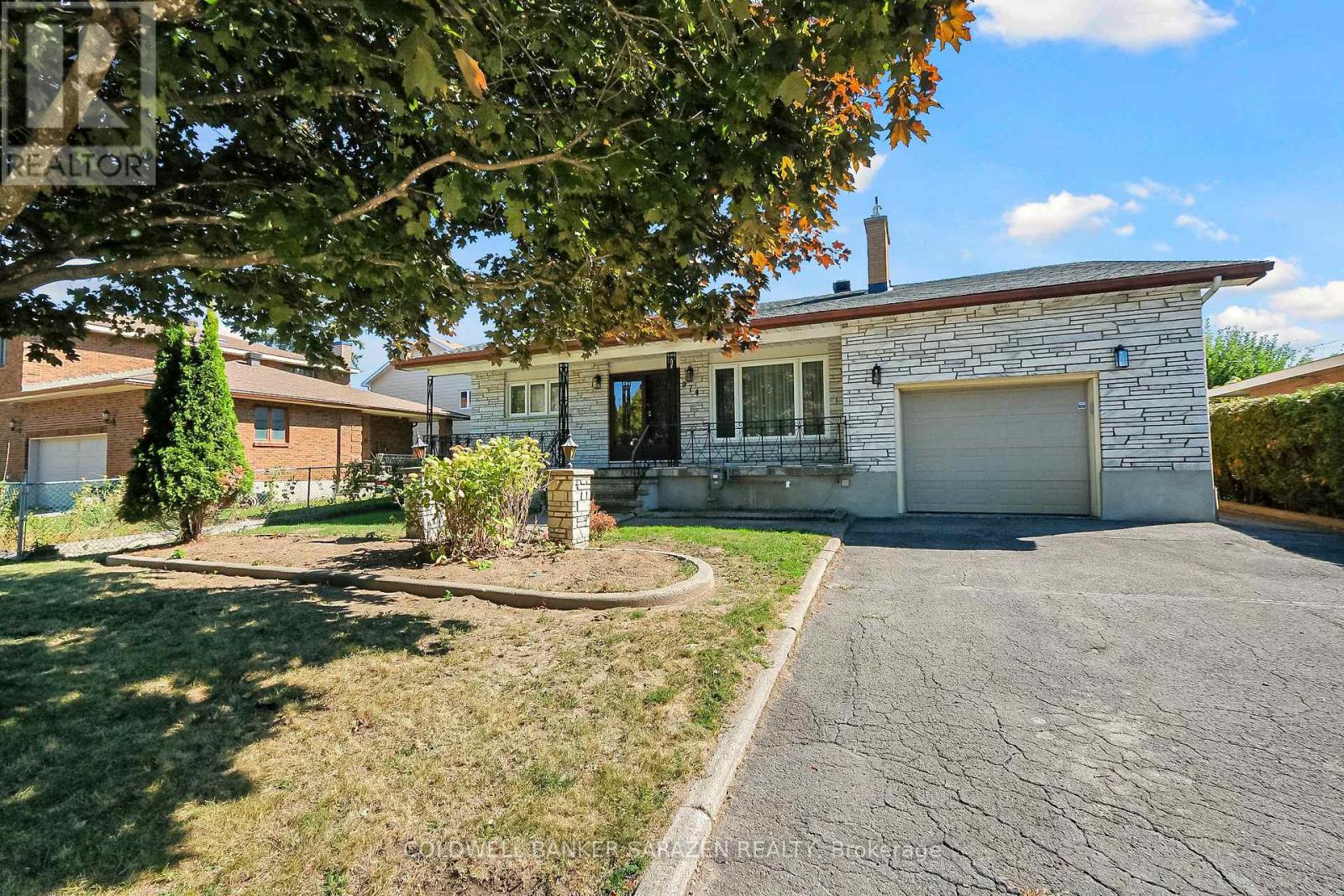 974 Greenbriar Avenue, Ottawa, Ontario  K2C 0J7 - Photo 2 - X12482125