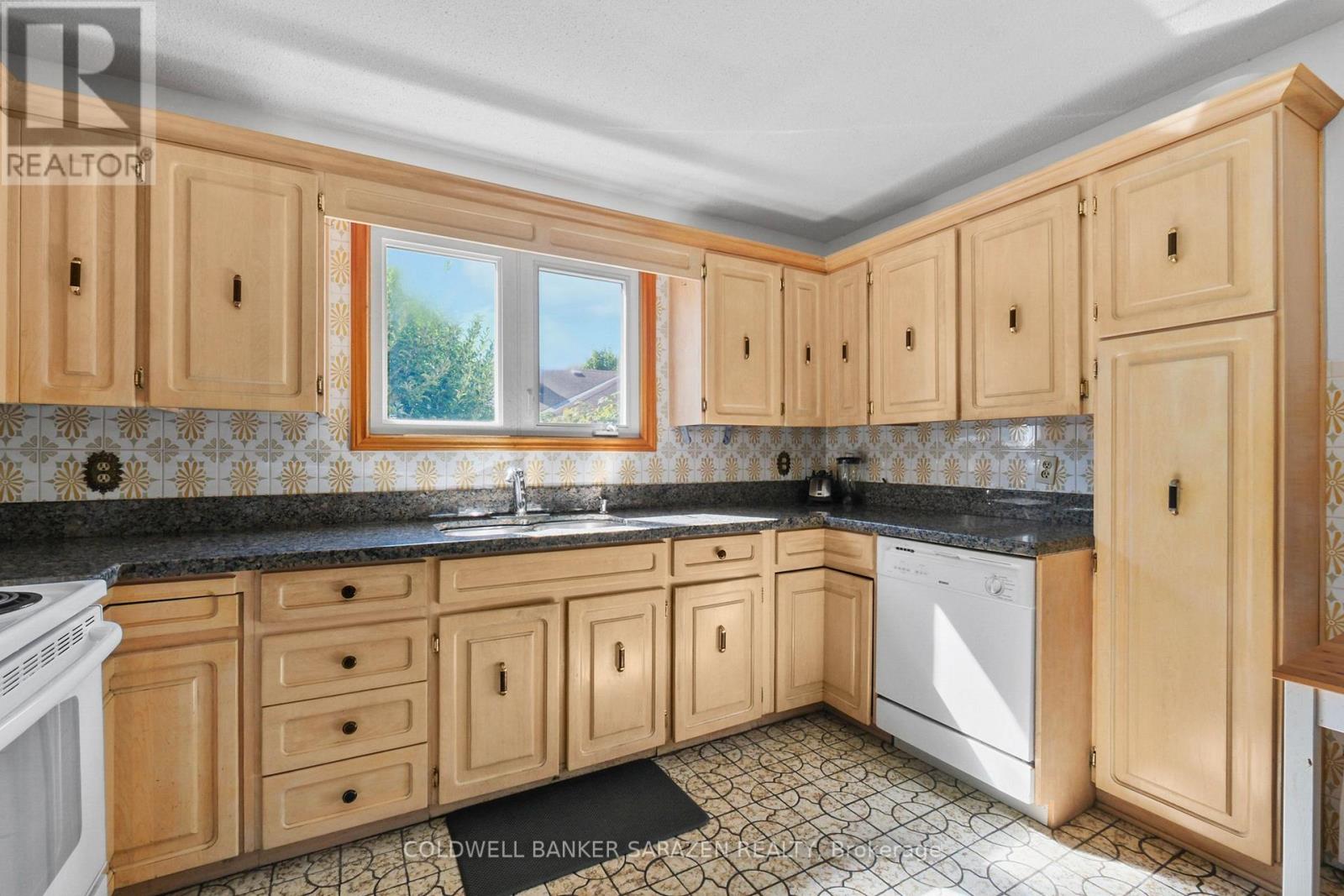 974 Greenbriar Avenue, Ottawa, Ontario  K2C 0J7 - Photo 14 - X12482125