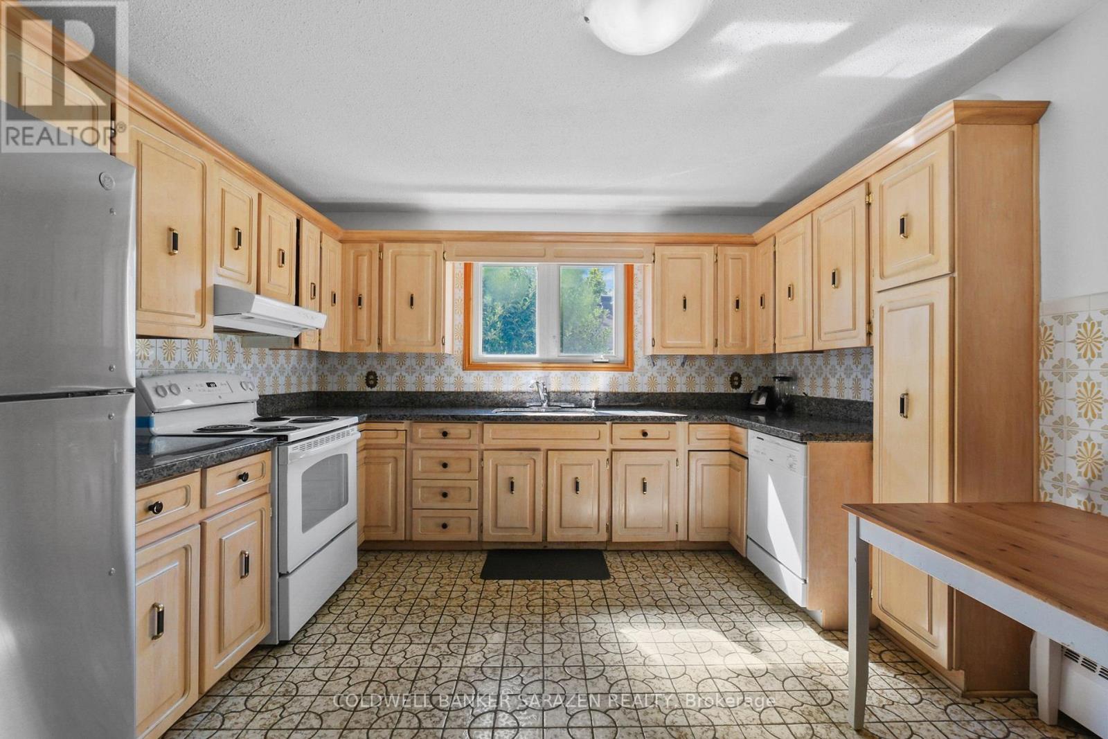 974 Greenbriar Avenue, Ottawa, Ontario  K2C 0J7 - Photo 13 - X12482125