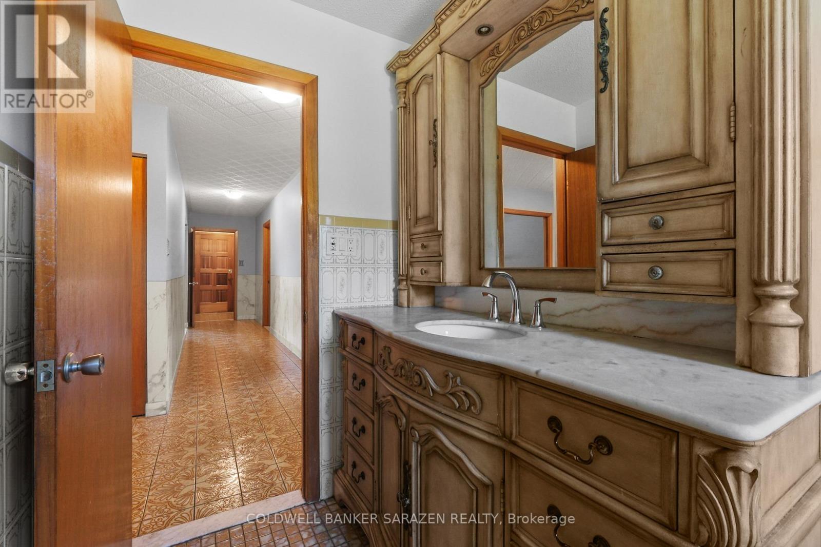 974 Greenbriar Avenue, Ottawa, Ontario  K2C 0J7 - Photo 28 - X12482125