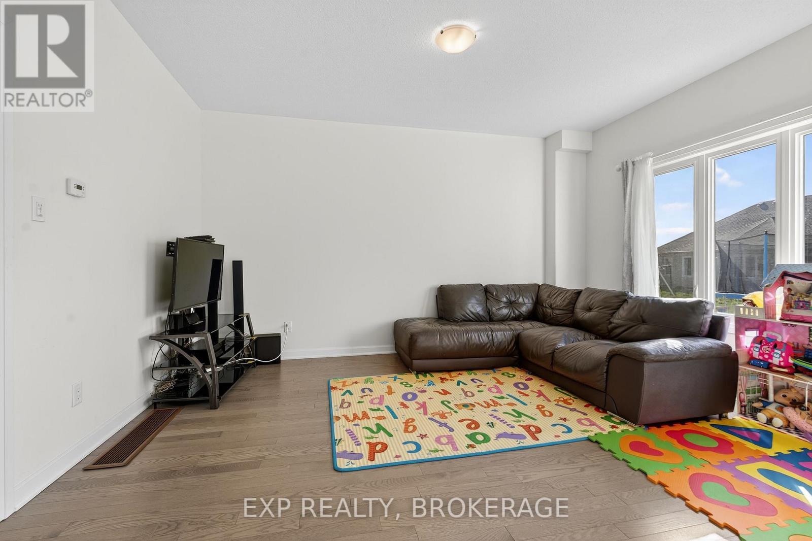 73 Oakmont Drive, Loyalist, Ontario  K0H 1G0 - Photo 11 - X12522666