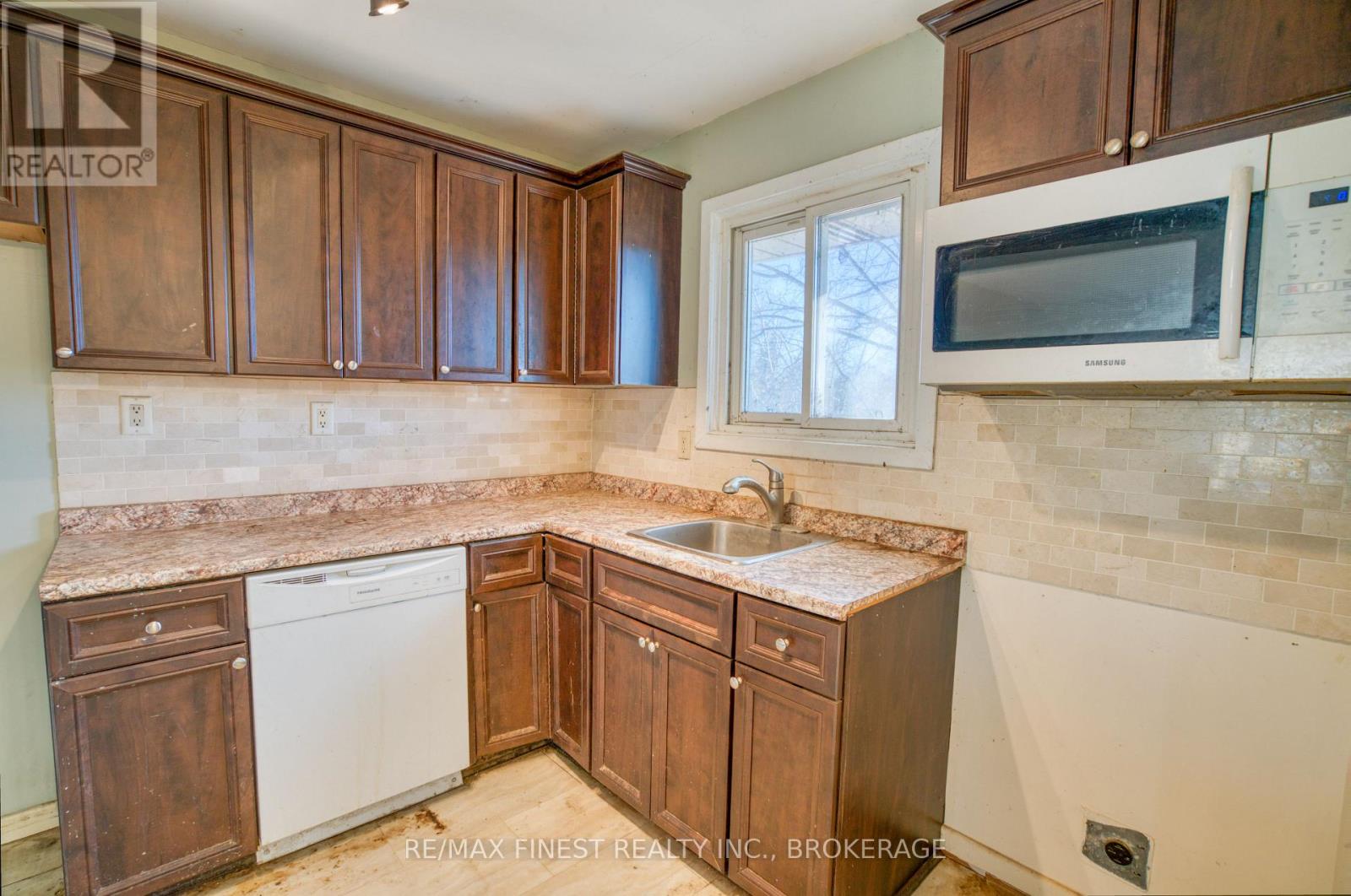 1725 Wagarville Road, Frontenac, Ontario K0H 2K0 - Photo 18 - X12522696