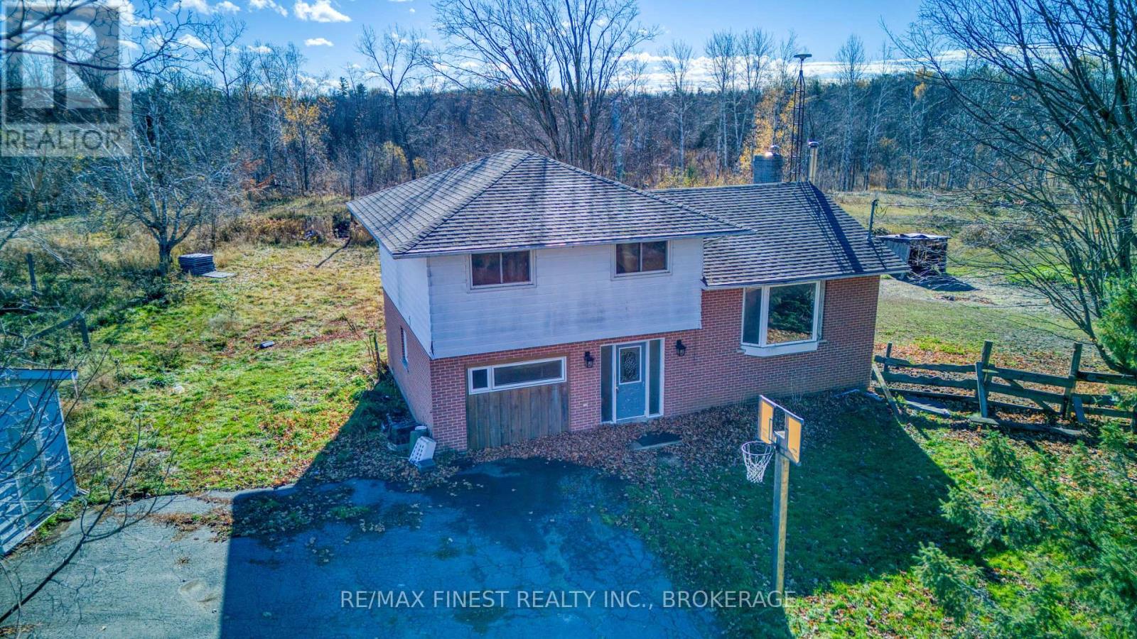 1725 Wagarville Road, Frontenac, Ontario K0H 2K0 - Photo 2 - X12522696