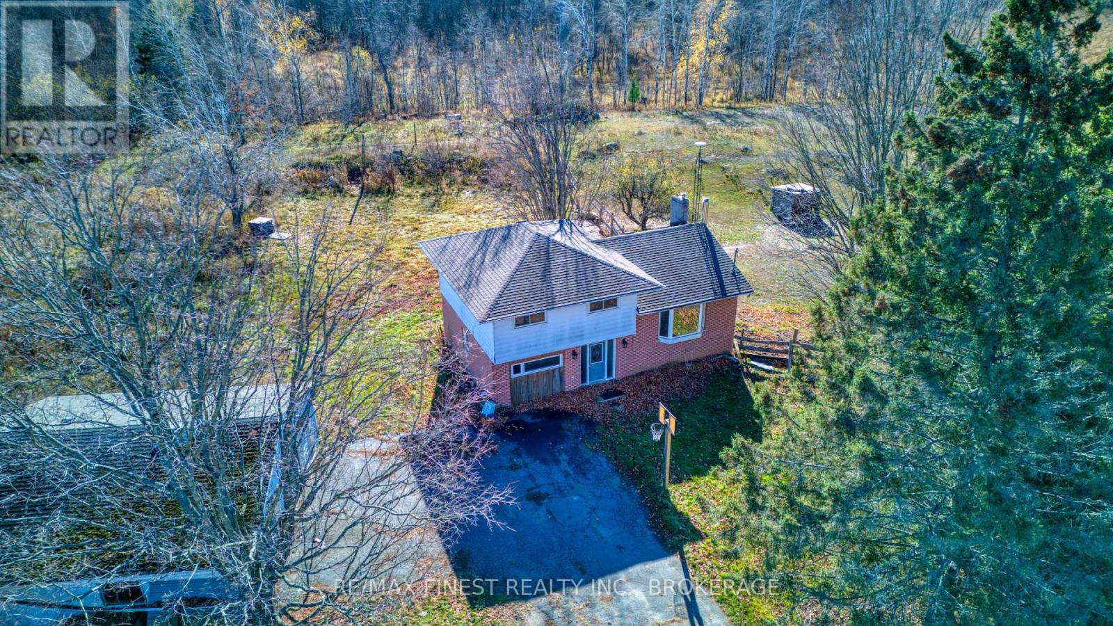 1725 Wagarville Road, Frontenac, Ontario K0H 2K0 - Photo 3 - X12522696