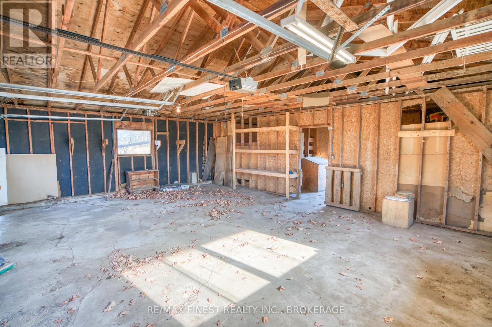 1725 Wagarville Road, Frontenac, Ontario K0H 2K0 - Photo 33 - X12522696