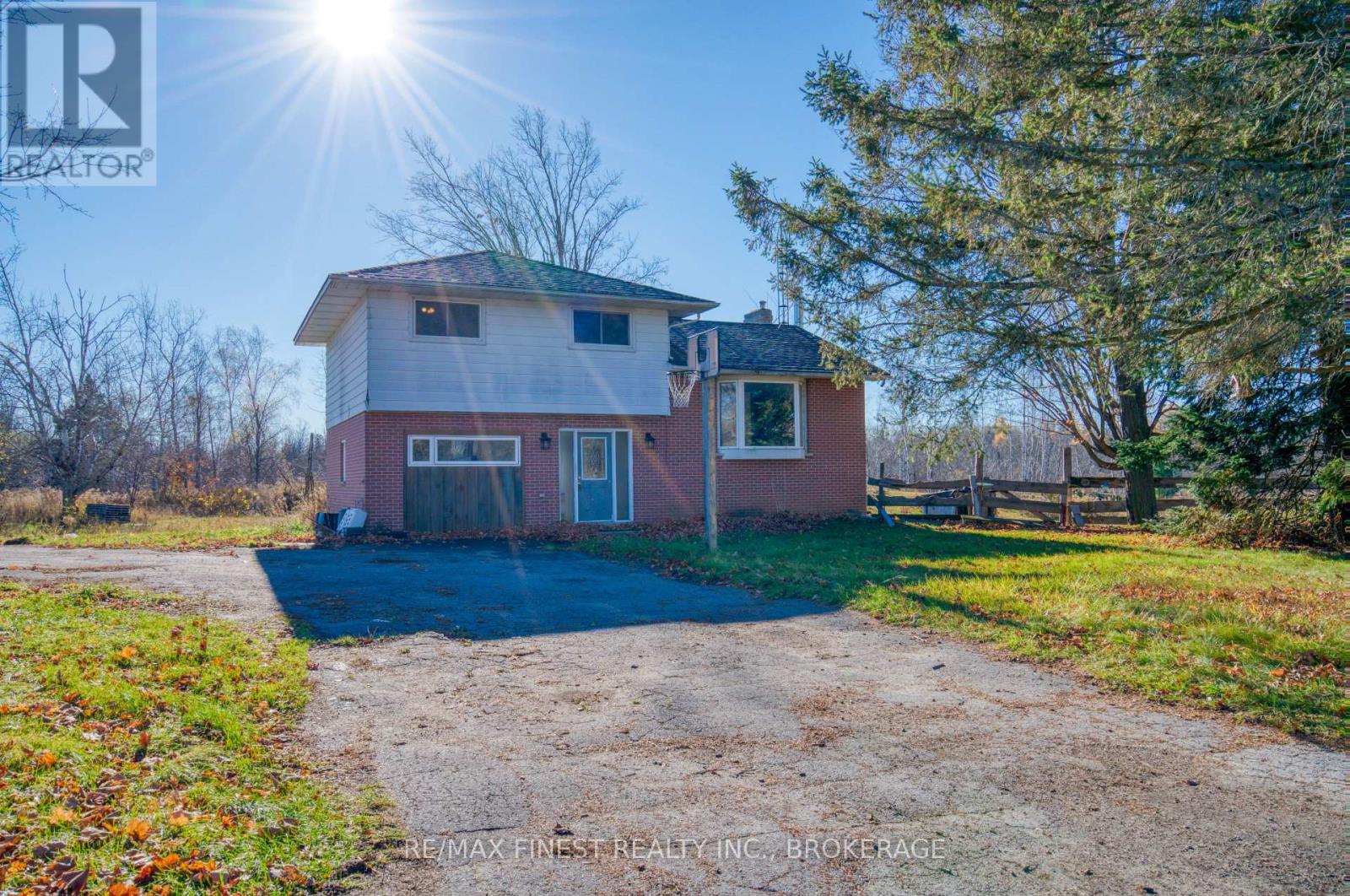 1725 Wagarville Road, Frontenac, Ontario K0H 2K0 - Photo 5 - X12522696