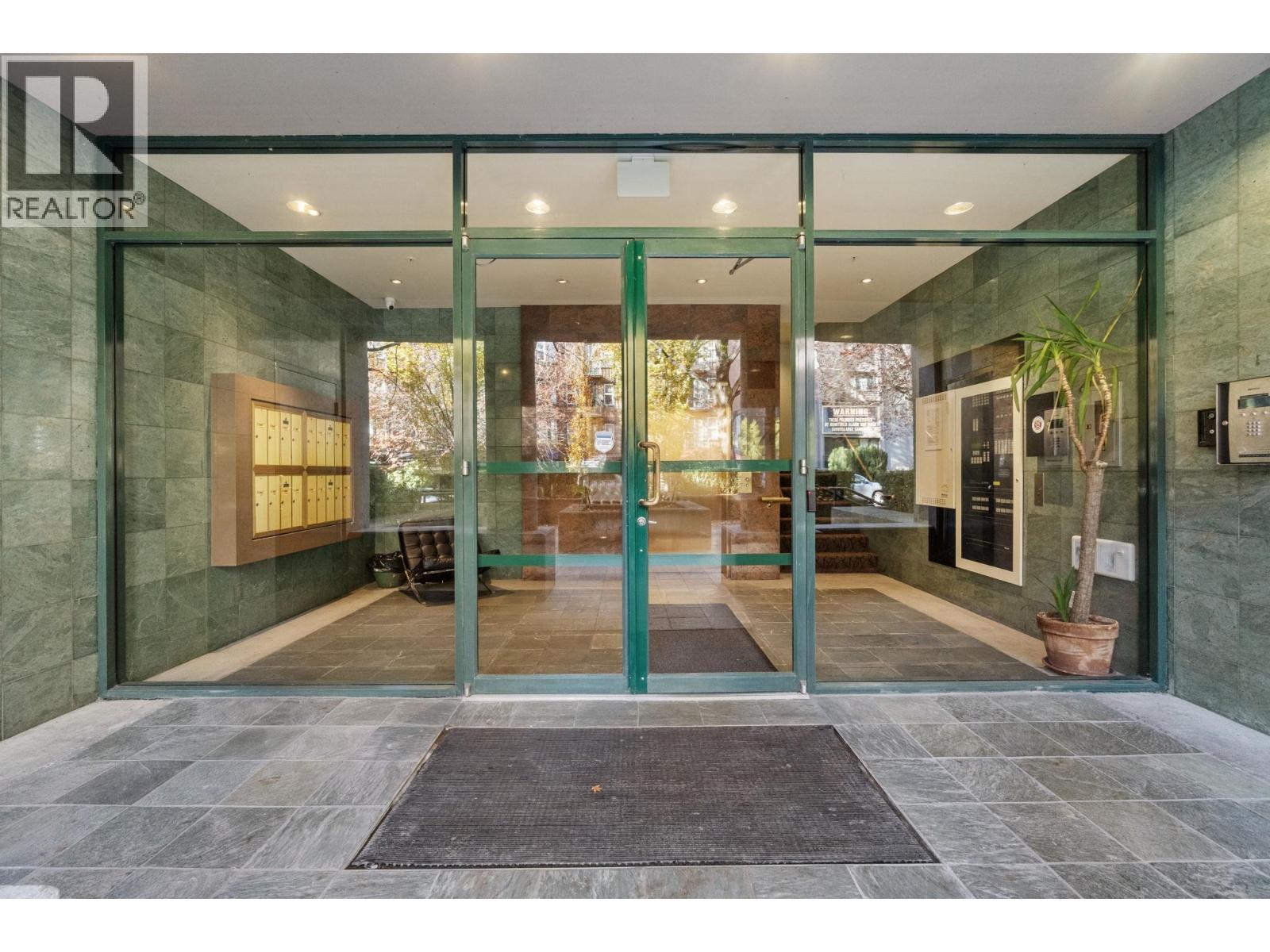 402 1818 Robson Street, Vancouver, British Columbia V6G 1E3 - Photo 3 - R3064809