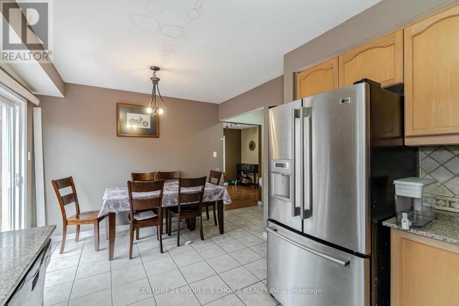 70 Buick Boulevard, Brampton, Ontario L7A 3X7 - Photo 12 - W12518428