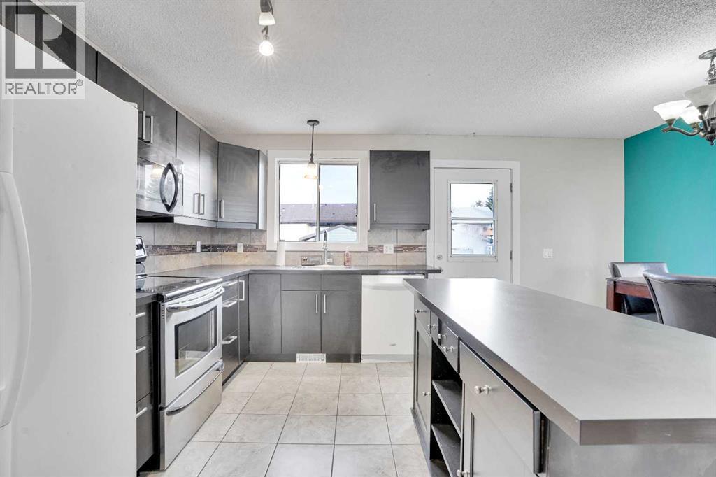 63 Knight Place, Crossfield, Alberta  t0m 0s0 - Photo 14 - A2257238