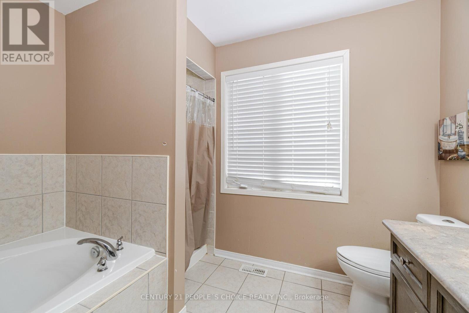 70 Buick Boulevard, Brampton, Ontario L7A 3X7 - Photo 26 - W12518428