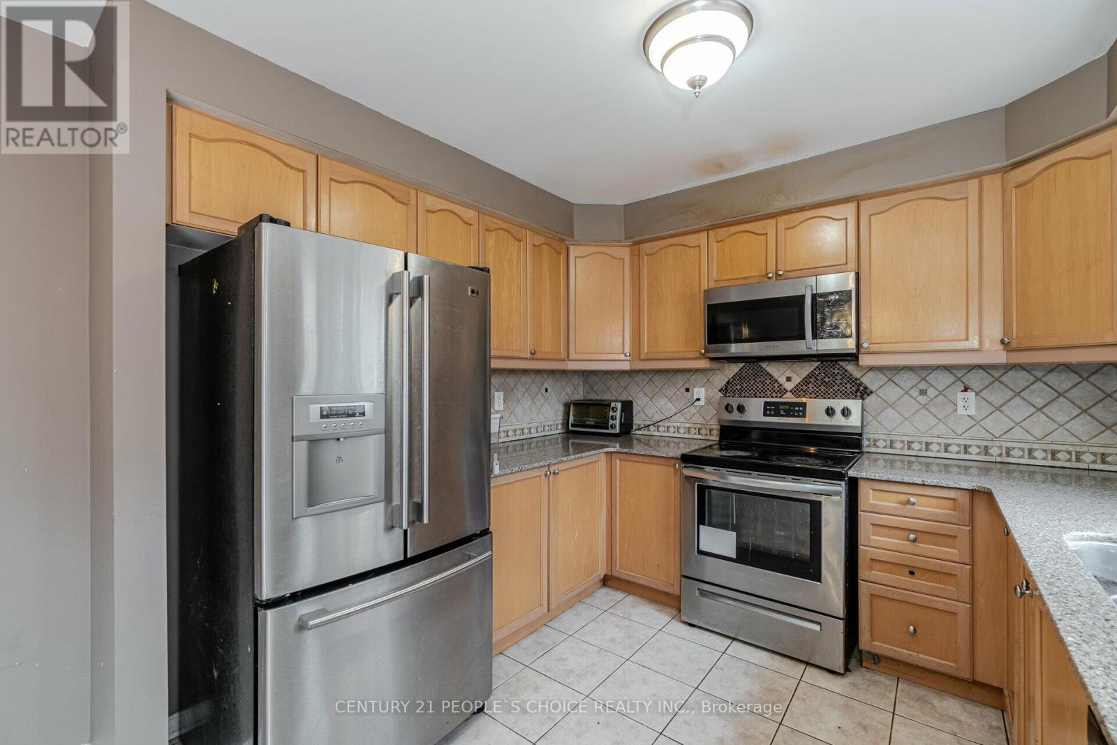 70 Buick Boulevard, Brampton, Ontario L7A 3X7 - Photo 11 - W12518428