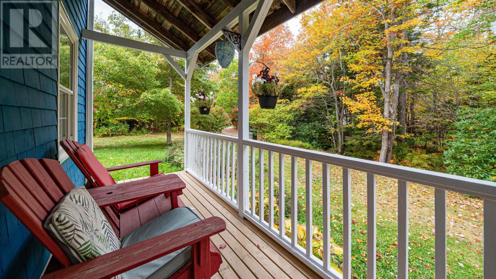 Property at 42 Andrea Lynn Avenue image 4