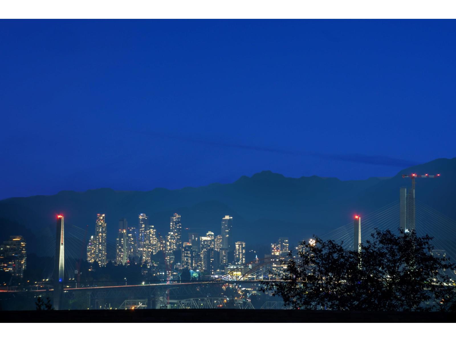 Property at 11660 98A AVENUE image 3