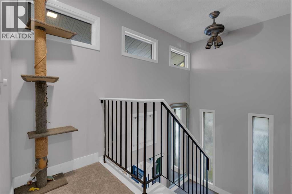 28 Woodglen Close Sw, Calgary, Alberta  T2W 4N1 - Photo 14 - A2268973