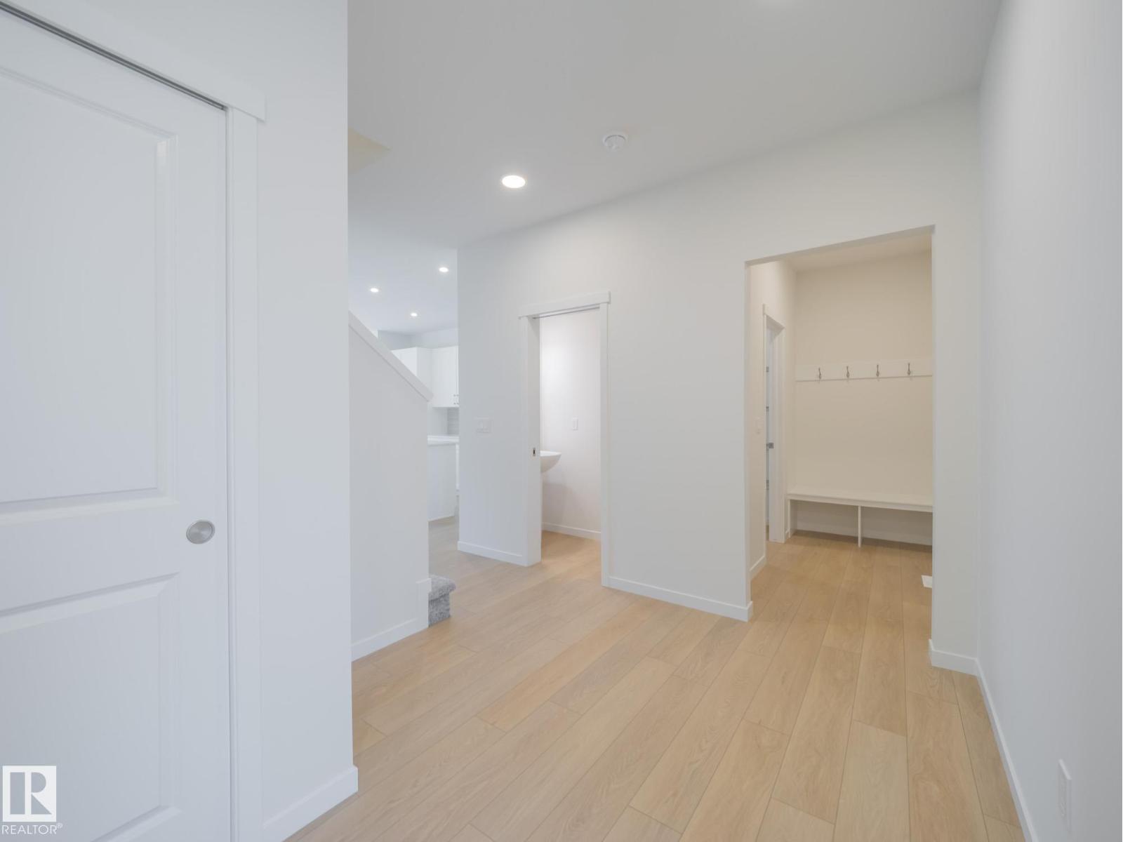 8716 224 St Nw, Edmonton, Alberta  T5T 7Y5 - Photo 7 - E4465100