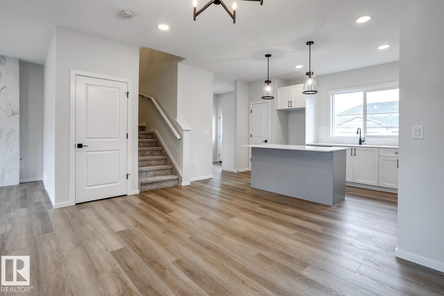 10 HUNTER PL, Spruce Grove, Alberta