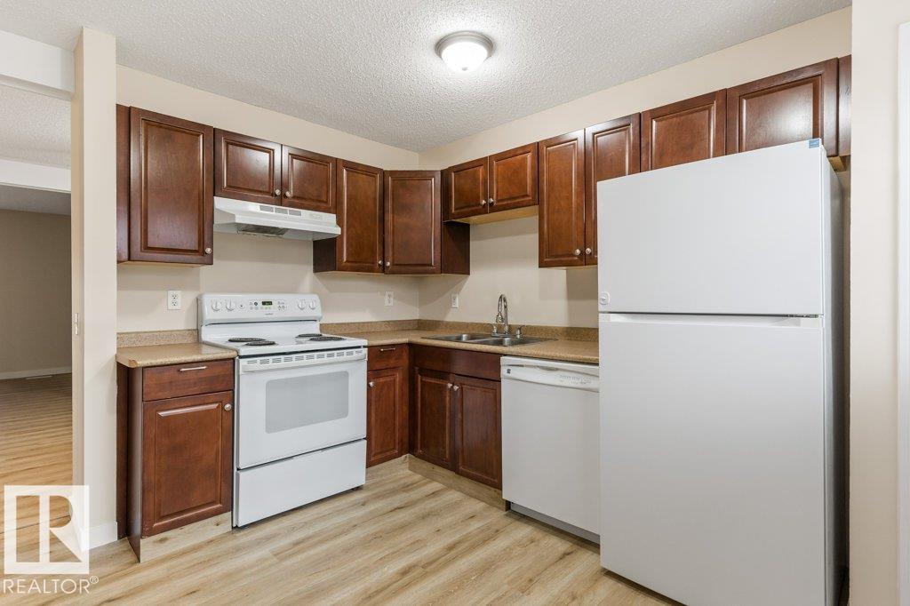 7 Grandin Woods Est, St. Albert, Alberta  T8N 2Y4 - Photo 12 - E4465103