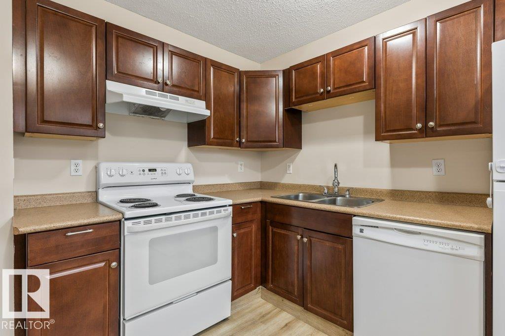 7 Grandin Woods Est, St. Albert, Alberta  T8N 2Y4 - Photo 14 - E4465103