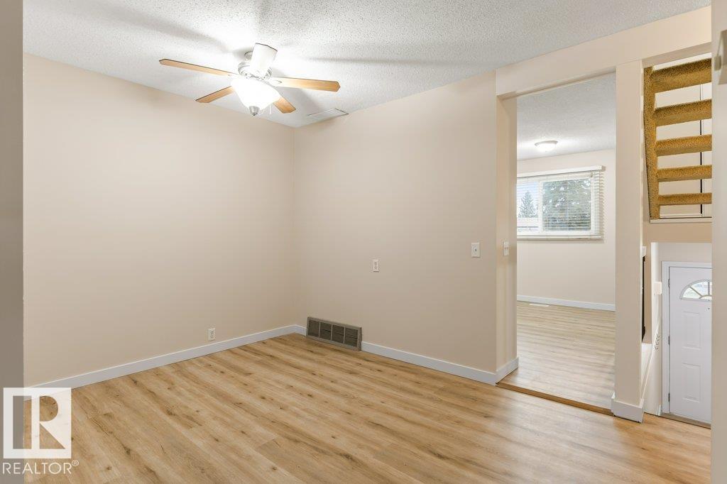 7 Grandin Woods Est, St. Albert, Alberta  T8N 2Y4 - Photo 5 - E4465103