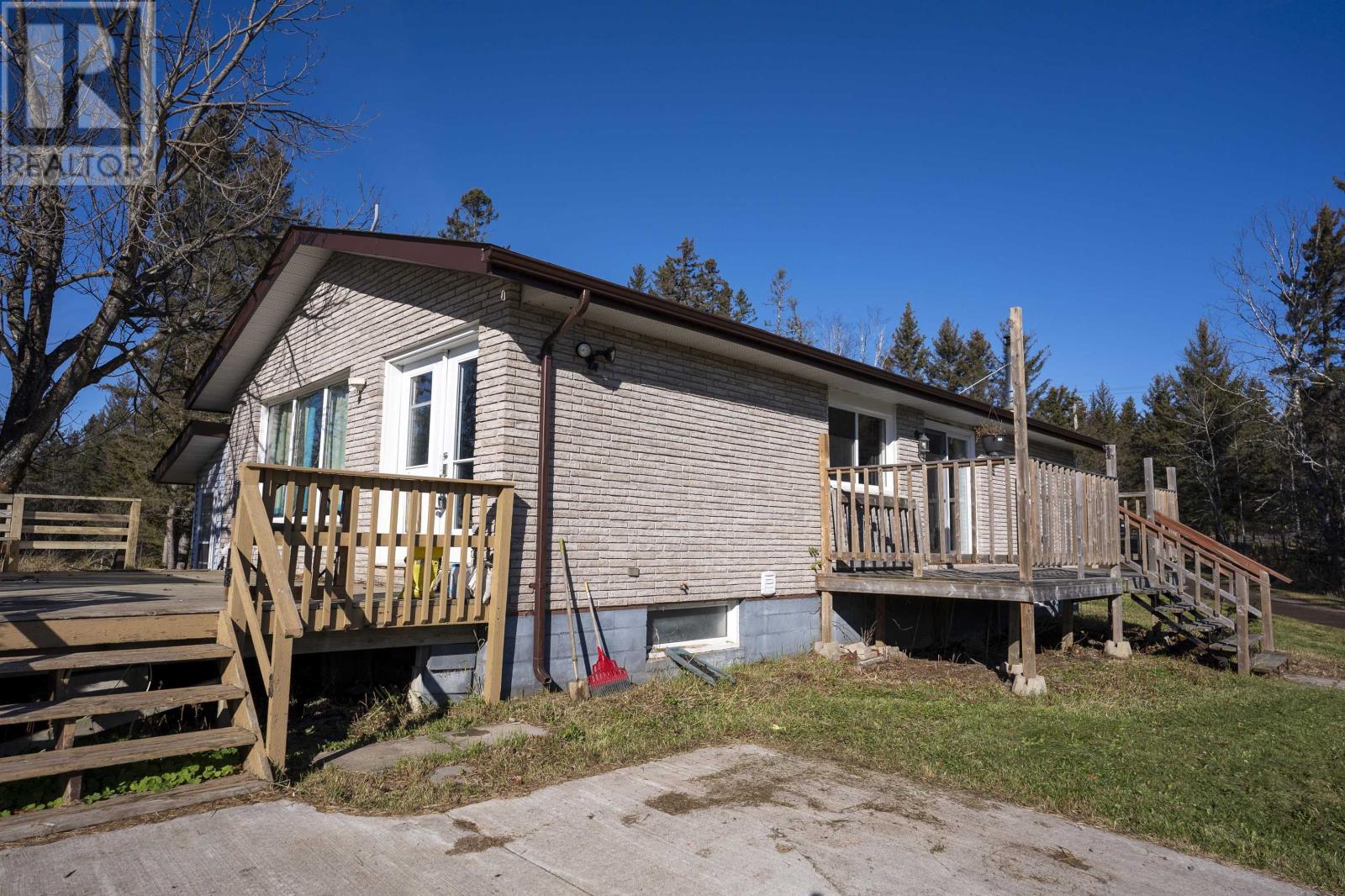 3633 Dawson Rd, Thunder Bay, Ontario  P7G 2G6 - Photo 3 - TB253369