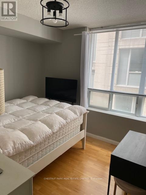 705 - 140 Simcoe Street, Toronto, Ontario  M5H 4E9 - Photo 11 - C12522456