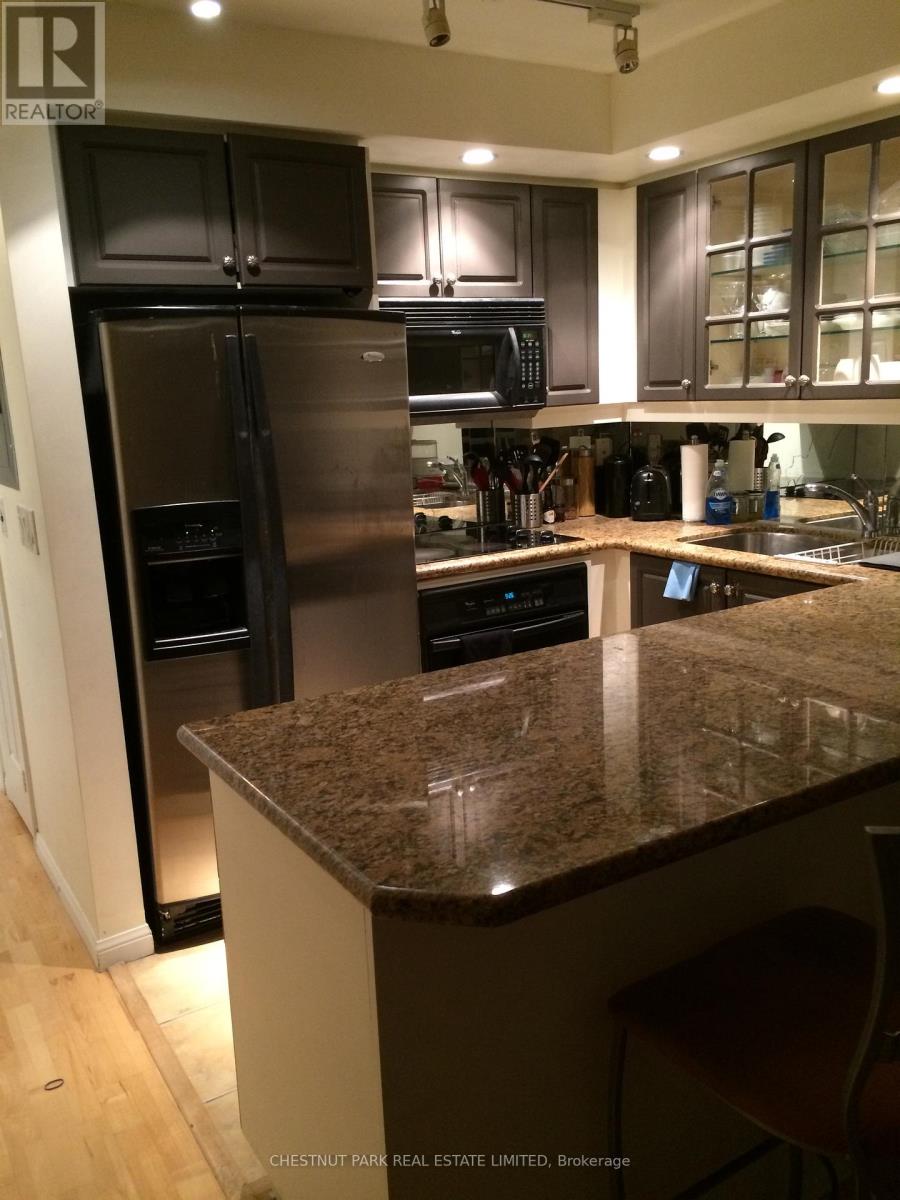 705 - 140 Simcoe Street, Toronto, Ontario  M5H 4E9 - Photo 5 - C12522456