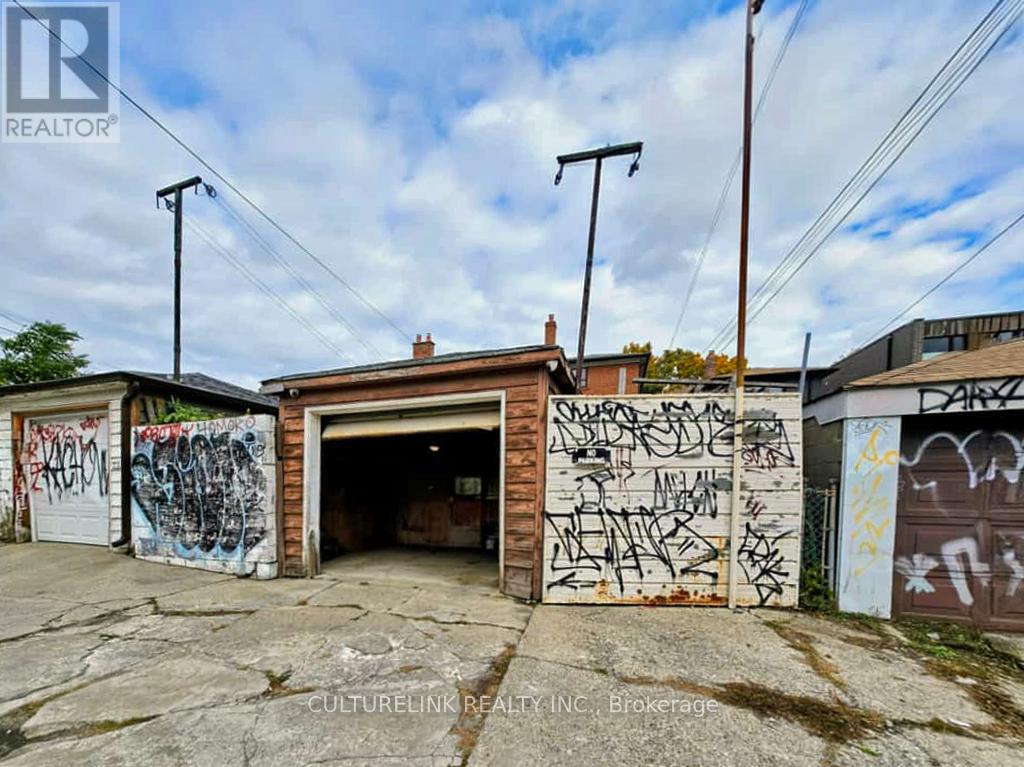 52 Palmerston Avenue, Toronto, Ontario M6J 2J1 - Photo 12 - C12522508