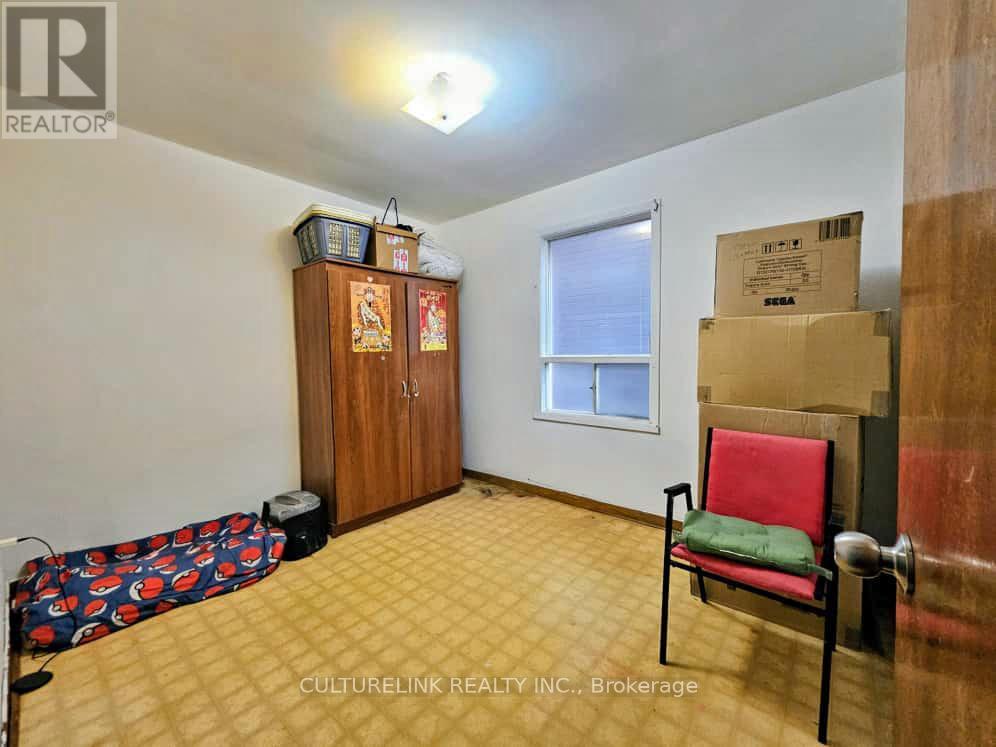 52 Palmerston Avenue, Toronto, Ontario M6J 2J1 - Photo 14 - C12522508