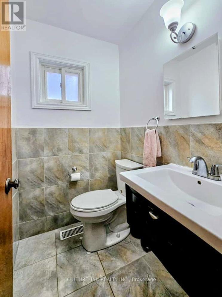 52 Palmerston Avenue, Toronto, Ontario M6J 2J1 - Photo 18 - C12522508