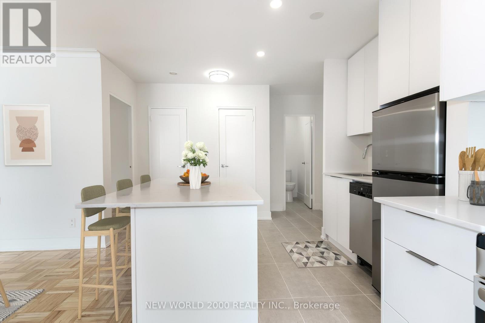 210 - 49 GLEN ELM AVENUE, Toronto, Ontario