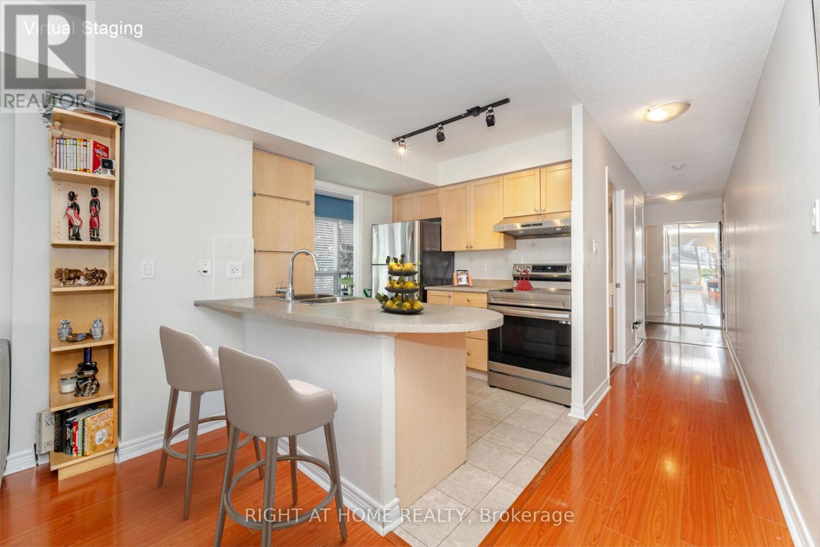 219 - 600 Queens Quay, Toronto, Ontario M5V 3M3 - Photo 15 - C12522622
