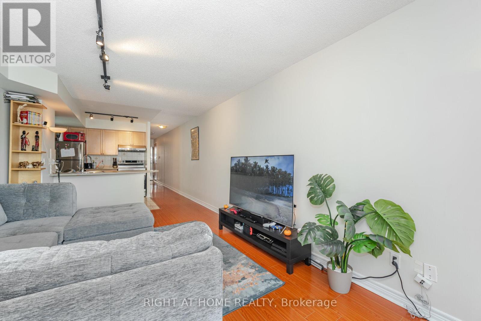 219 - 600 Queens Quay, Toronto, Ontario M5V 3M3 - Photo 18 - C12522622