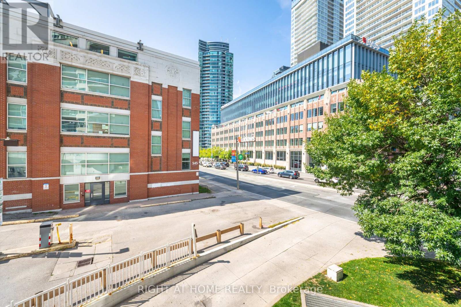 219 - 600 Queens Quay, Toronto, Ontario M5V 3M3 - Photo 21 - C12522622