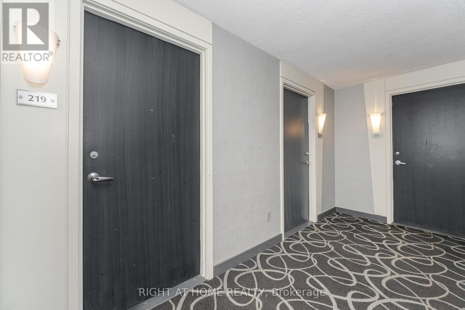 219 - 600 Queens Quay, Toronto, Ontario M5V 3M3 - Photo 5 - C12522622