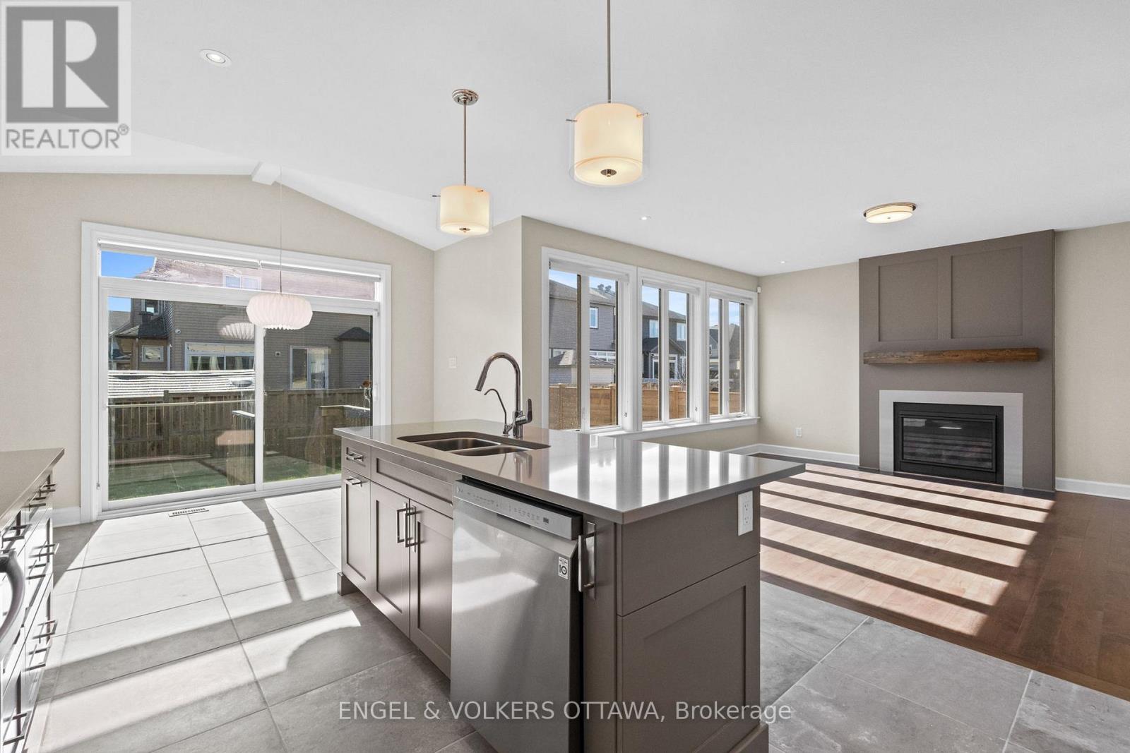 122 Helen Rapp Way, Ottawa, Ontario  K1T 0N4 - Photo 15 - X12522688