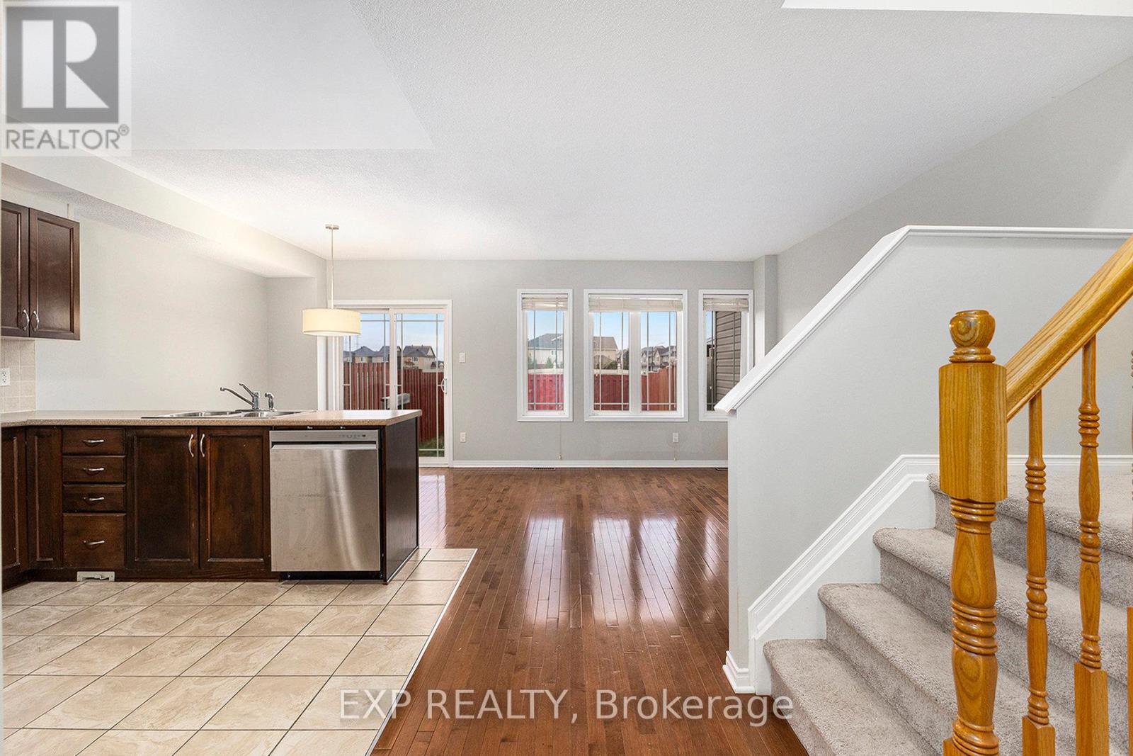 526 Pepperville Crescent, Ottawa, Ontario  K2M 0E5 - Photo 6 - X12522760