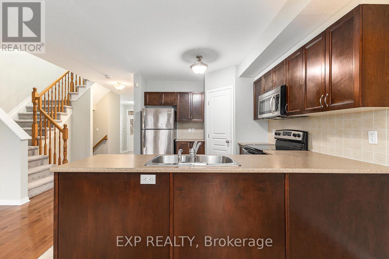 526 Pepperville Crescent, Ottawa, Ontario  K2M 0E5 - Photo 7 - X12522760