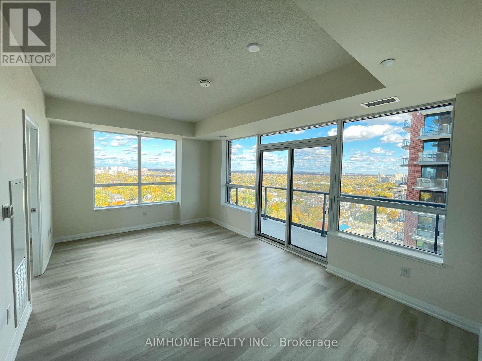 2004 - 3260 Sheppard Avenue E, Toronto, Ontario  M1T 0B5 - Photo 4 - E12522386