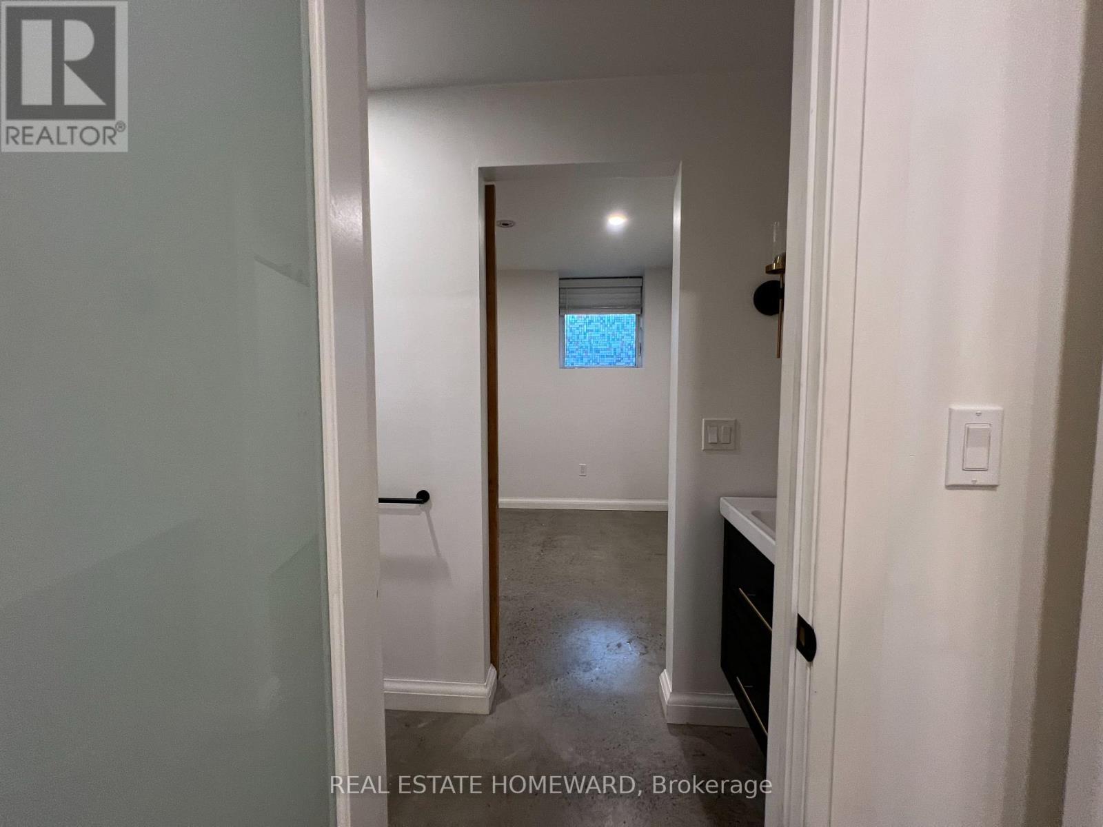 Lower - 110 Caroline Avenue, Toronto, Ontario  M4M 2X7 - Photo 6 - E12522406